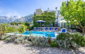 Beautiful Home In Makarska With Kitchen